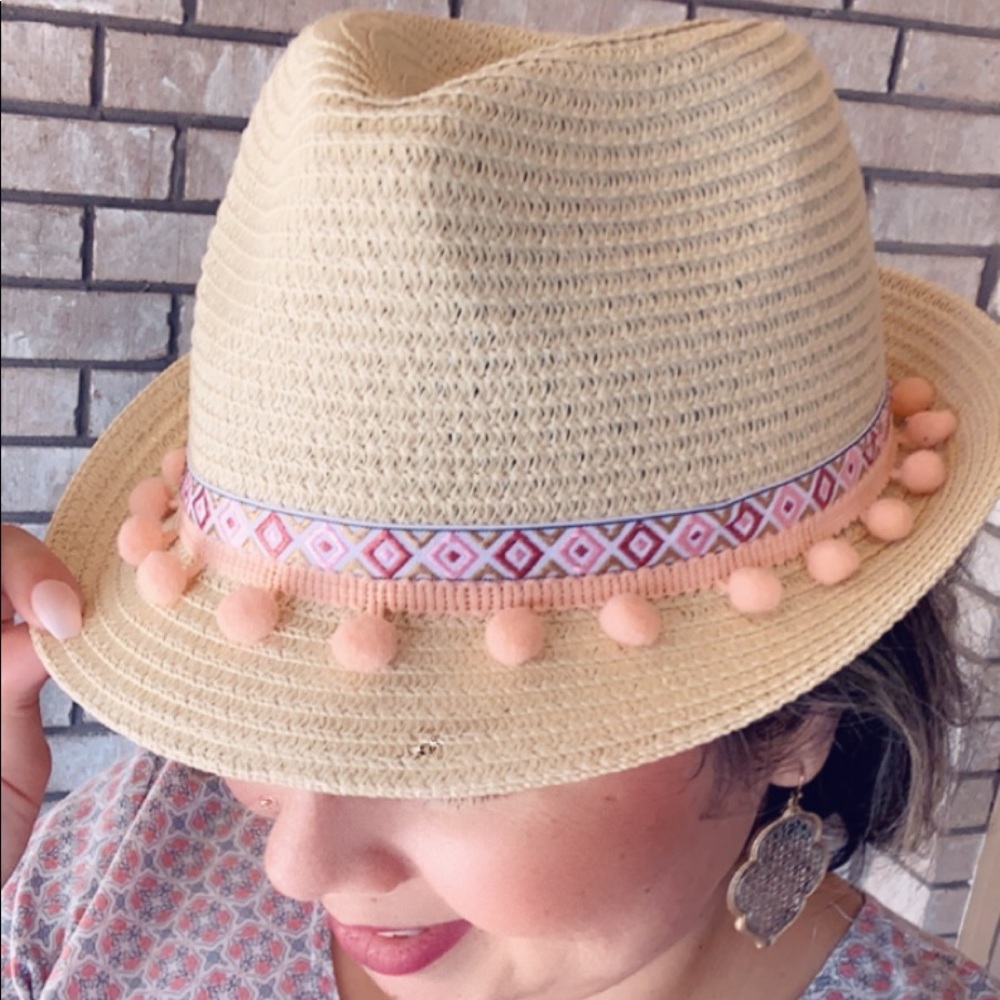 🌻Cream/Peach Fedora Hat✨
